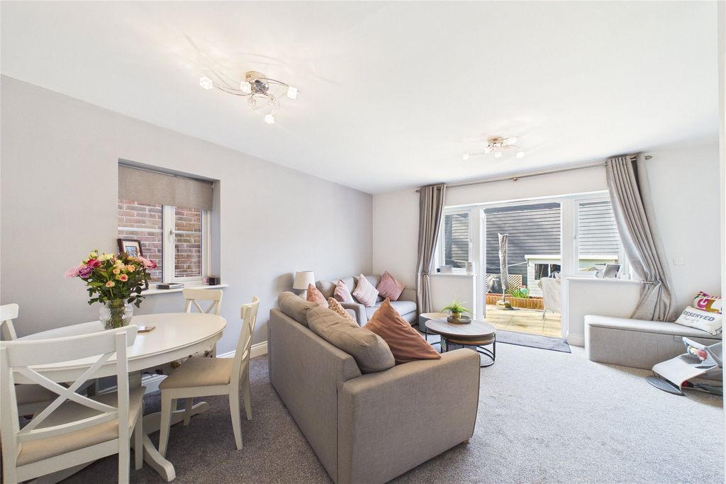 Property photo 2 of 12 Picture No. 03