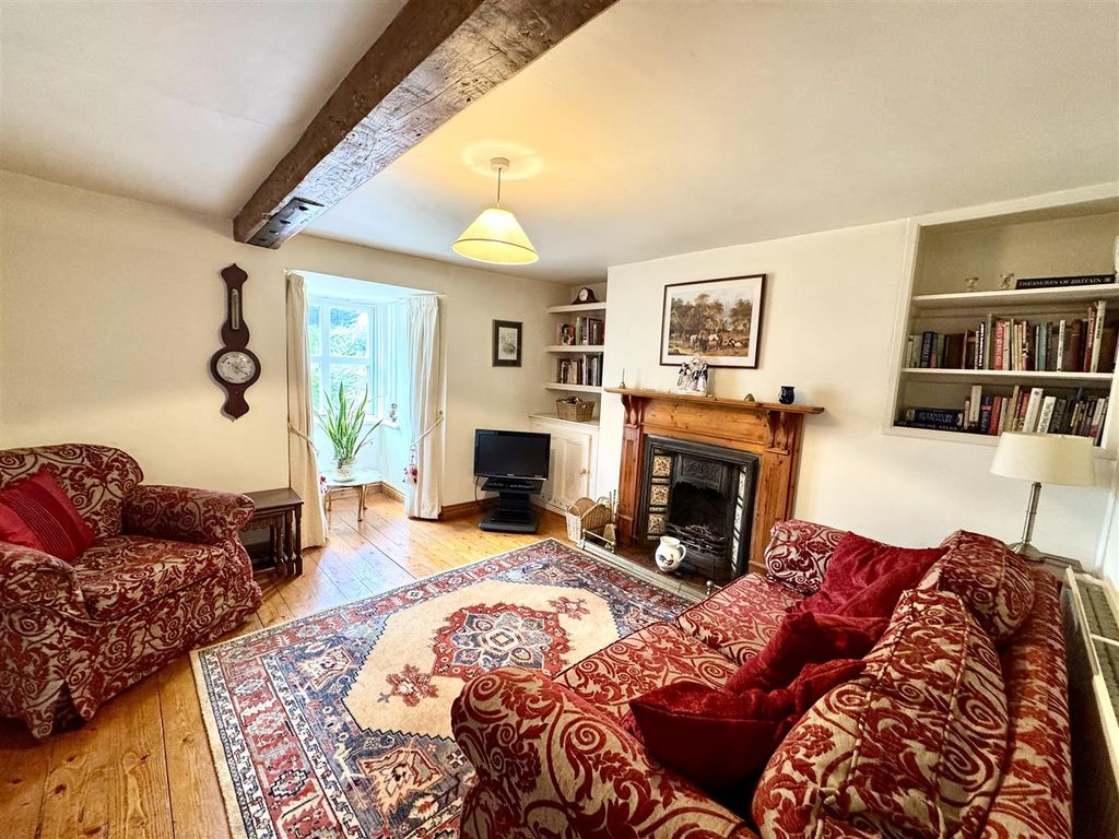 Property photo 2 of 26 Sitting Room