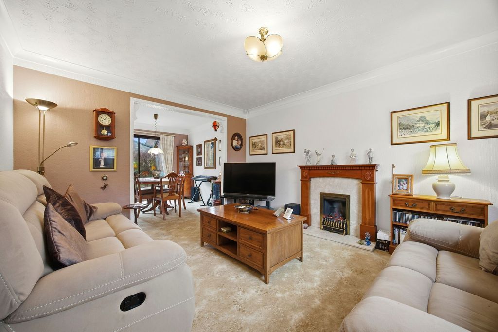 Property photo 2 of 26