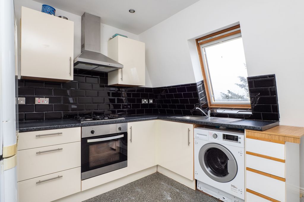 Property photo 3 of 8 Picture 3