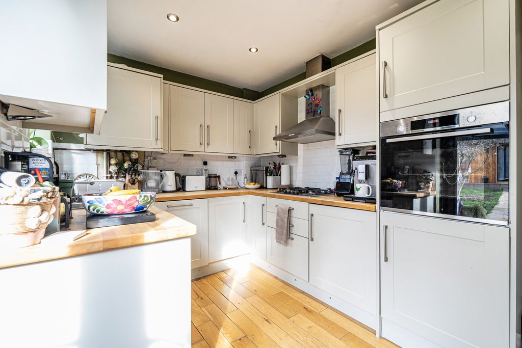 Property photo 2 of 23 Kitchen