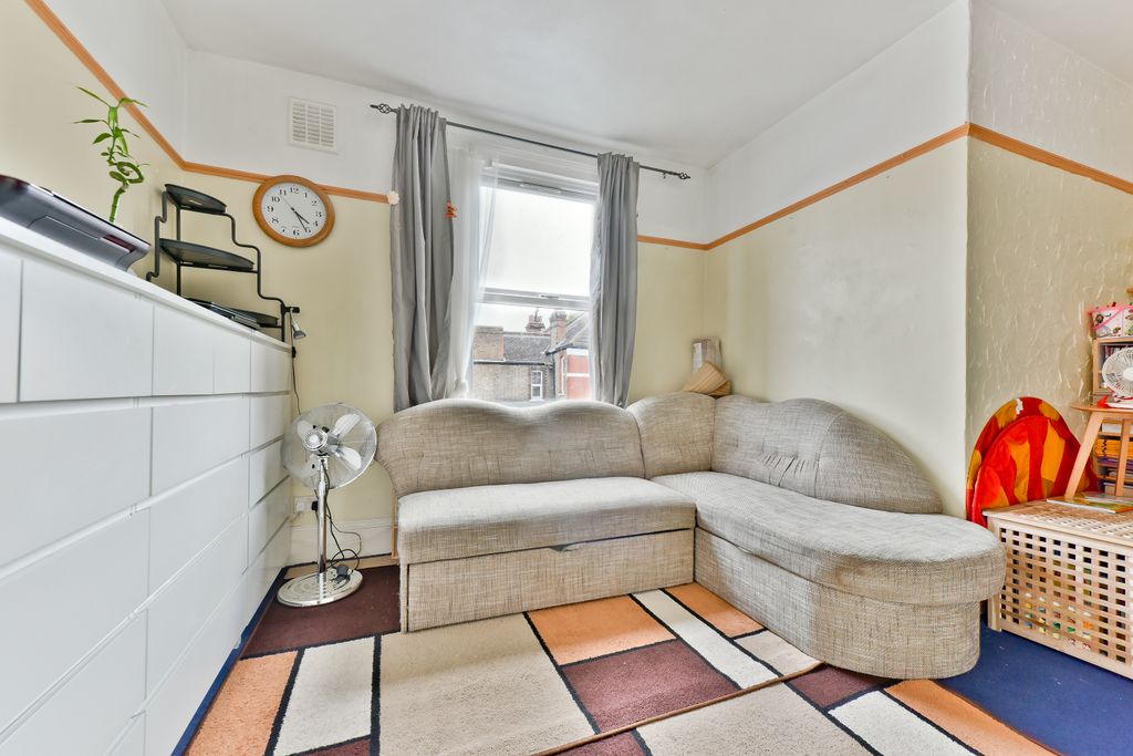 Property photo 2 of 6