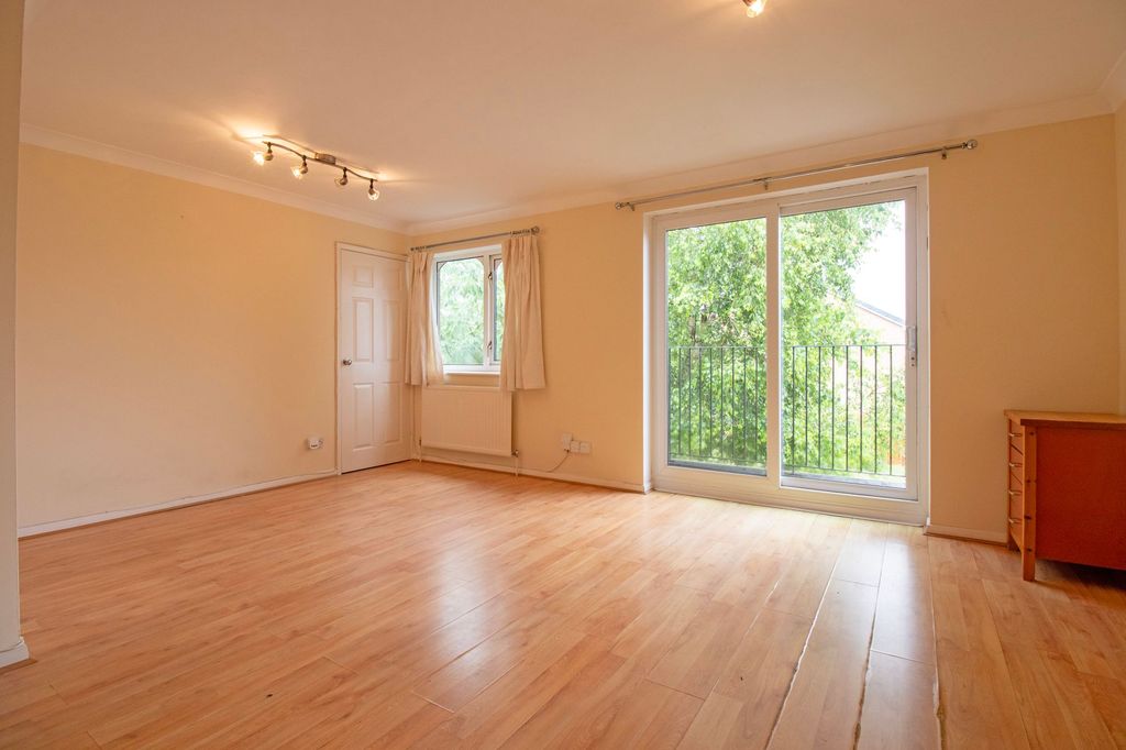 Additional image 4 of 1 bed flat for saleThe Fairways, Scunthorpe DN15