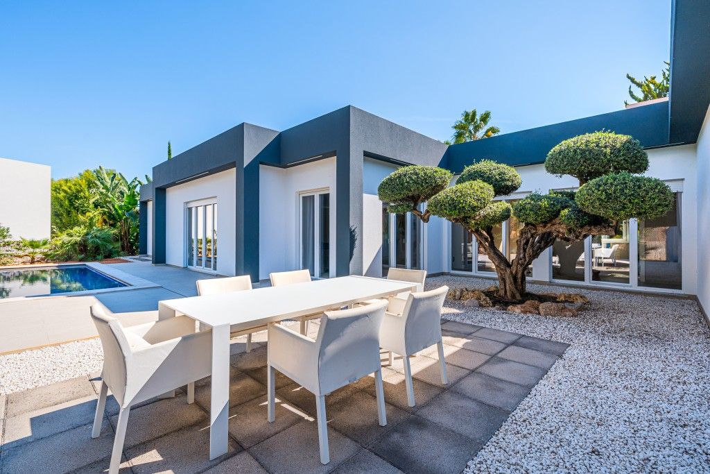 Property photo 1 of 20 Exterior