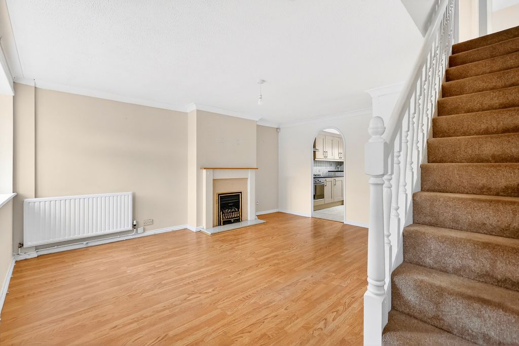 Property photo 2 of 21