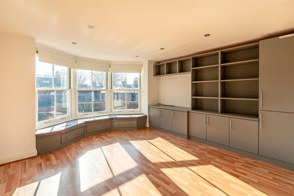 Property photo 2 of 19 6DC-4.Jpg