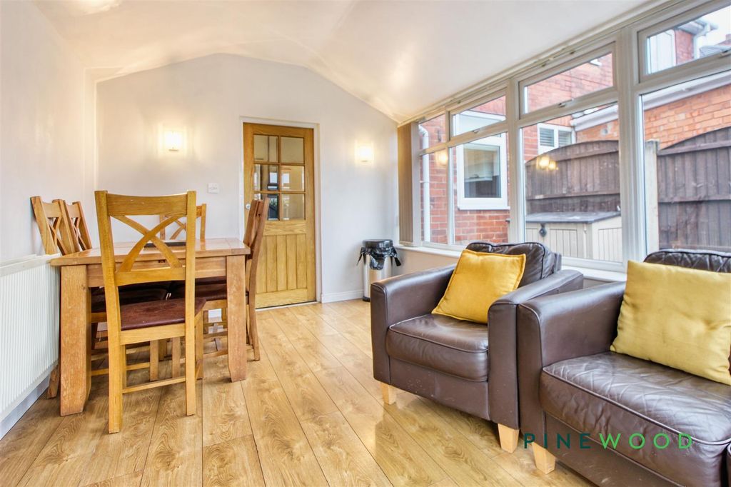 Property photo 3 of 15 Conservatory/Dining Room