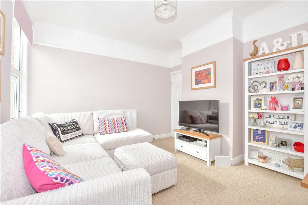 Property photo 3 of 9 Lounge/Diner