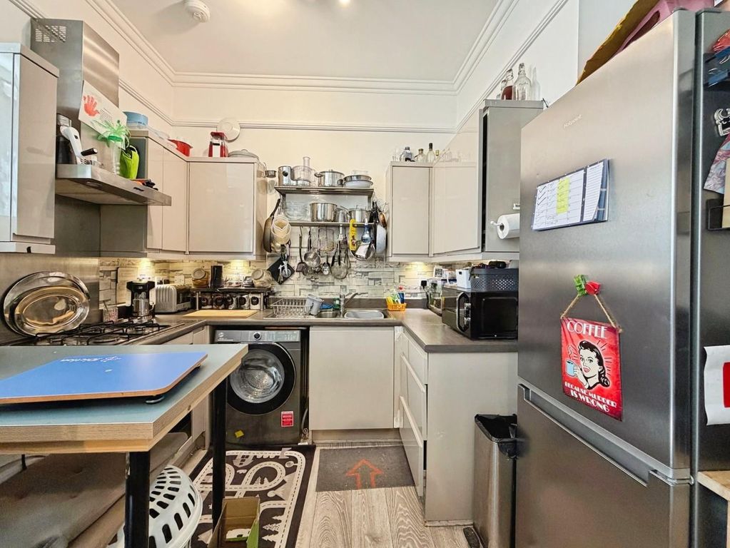Property photo 2 of 16 Lounge/Kitchen