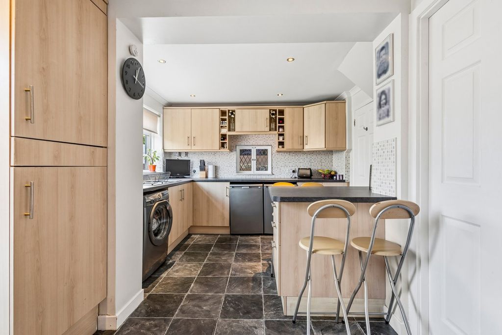 Property photo 3 of 21