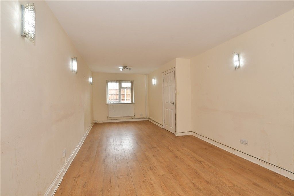 Property photo 3 of 7 Lounge/Dining Room