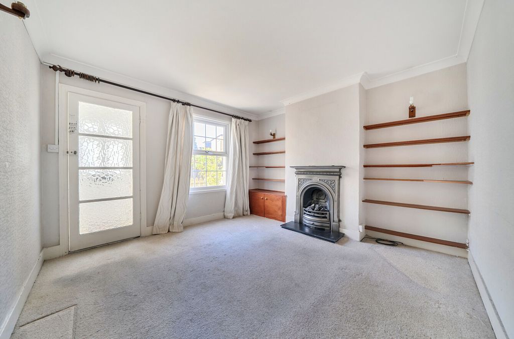 Property photo 2 of 16 1435299-8-69d4c0B...