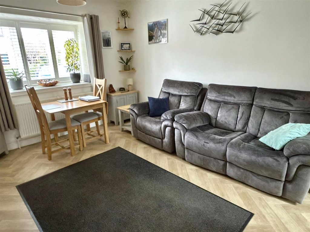 Property photo 3 of 15 Lounge.Jpg