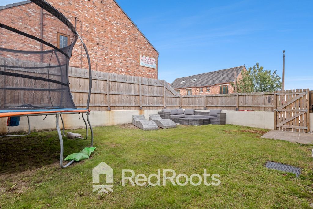 Property photo 2 of 36 4038773