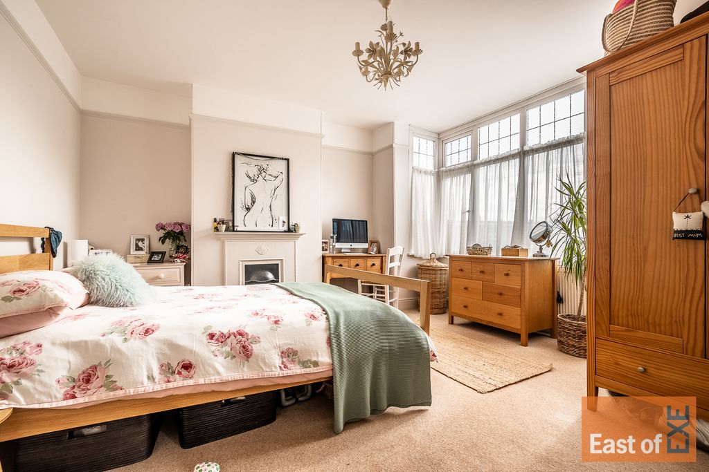 Property photo 3 of 11 56 Bonnington Grove - Web-29