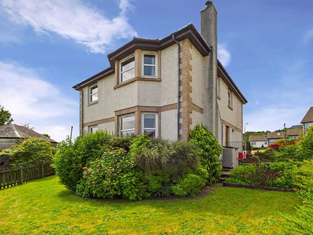 Property photo 2 of 35