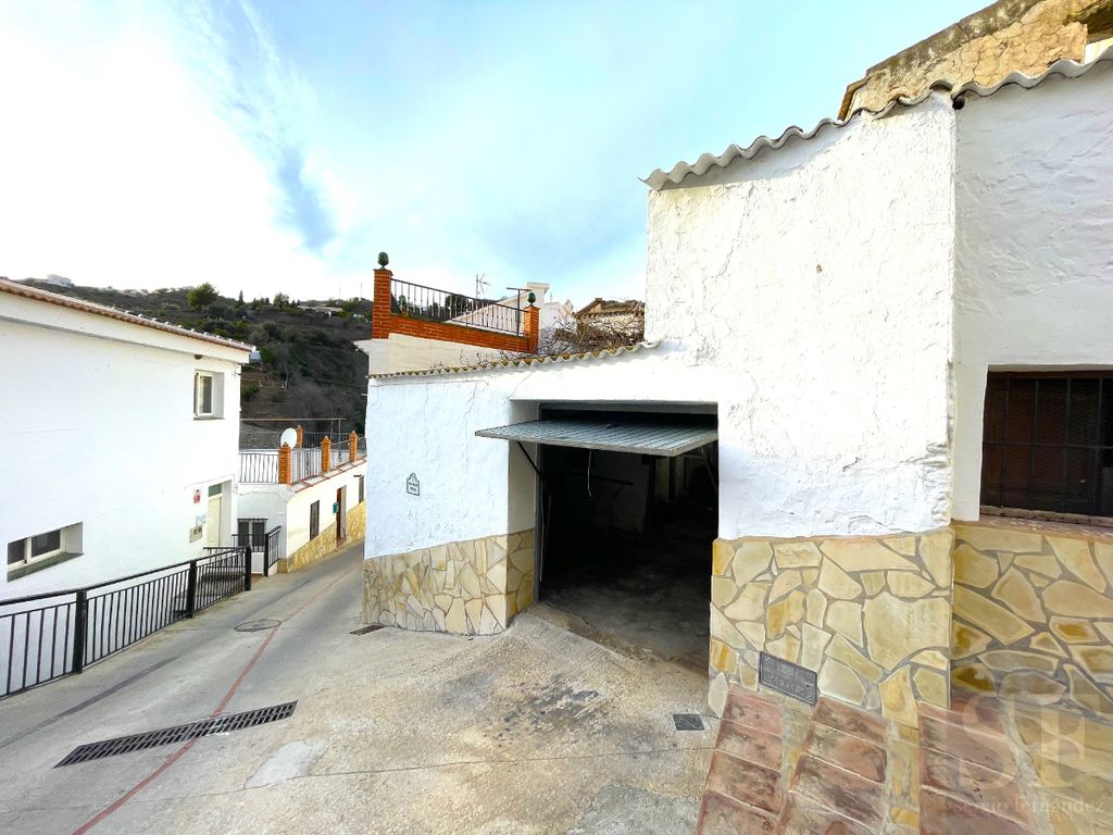 Property photo 2 of 13