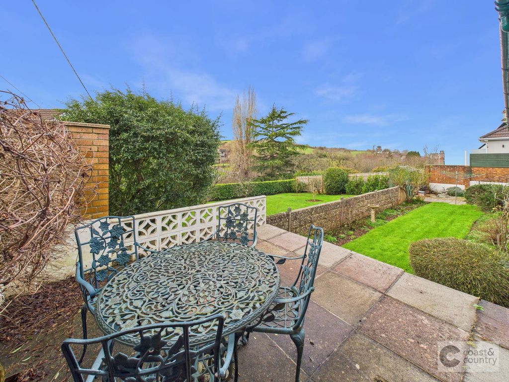 Property photo 3 of 28