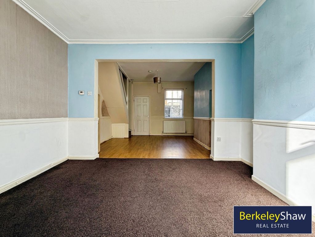 Property photo 3 of 11 Pbox-Img.Jpg