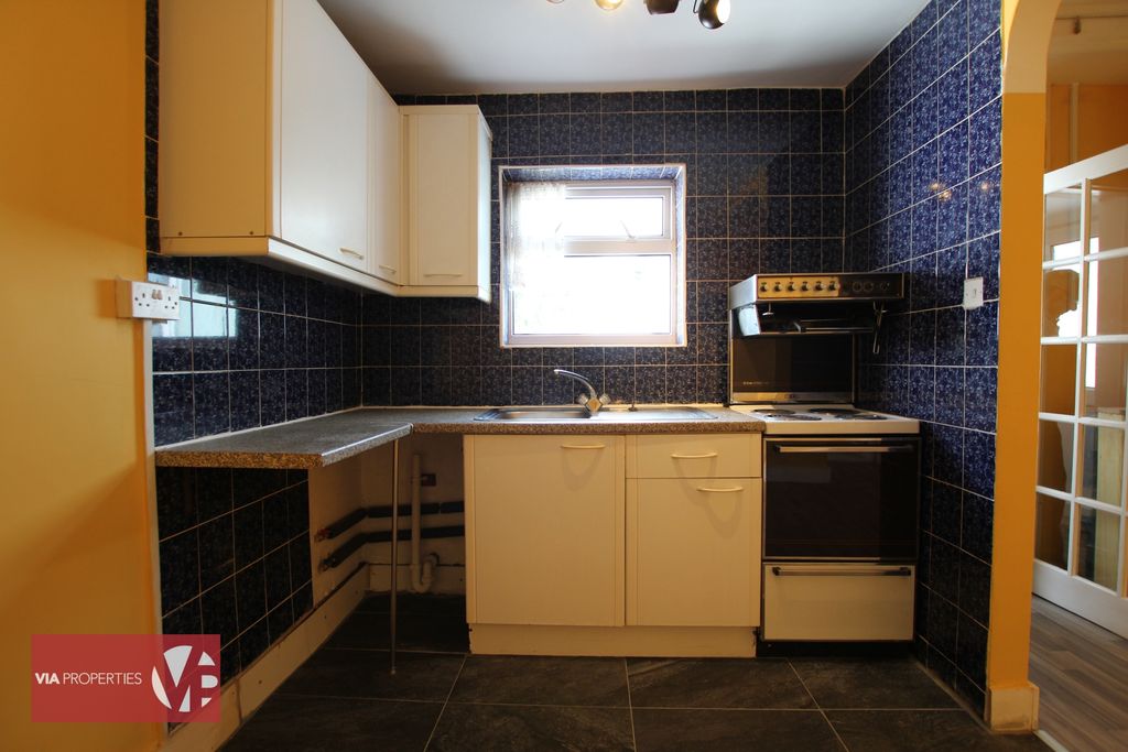 Property photo 3 of 14 Photo 8