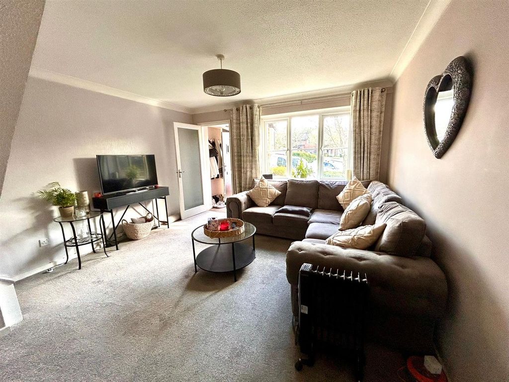 Property photo 3 of 16 73714Aff-B984-4E43-8535-729Eb7E98E5E.Jpg