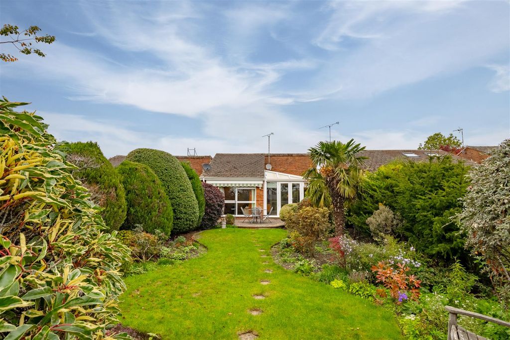 Property photo 1 of 28