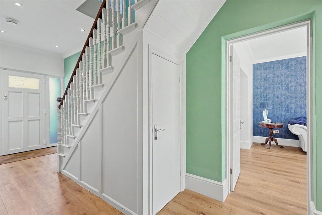 Property photo 3 of 72