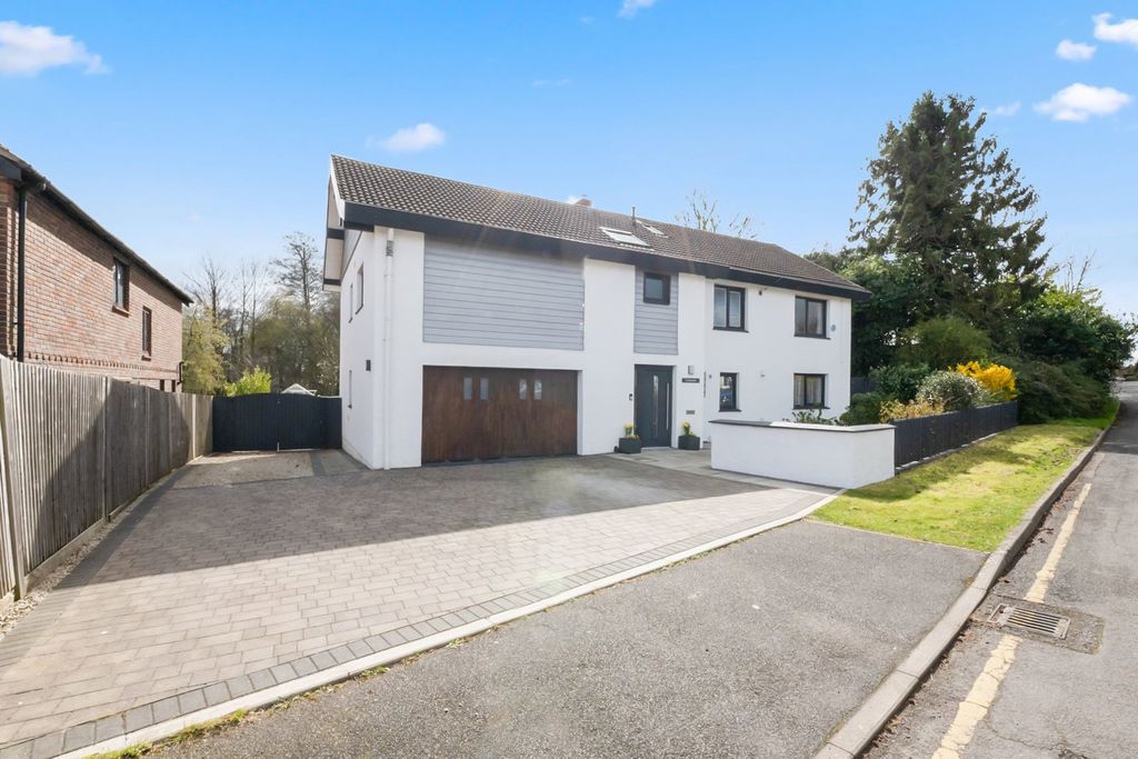 Property photo 1 of 47