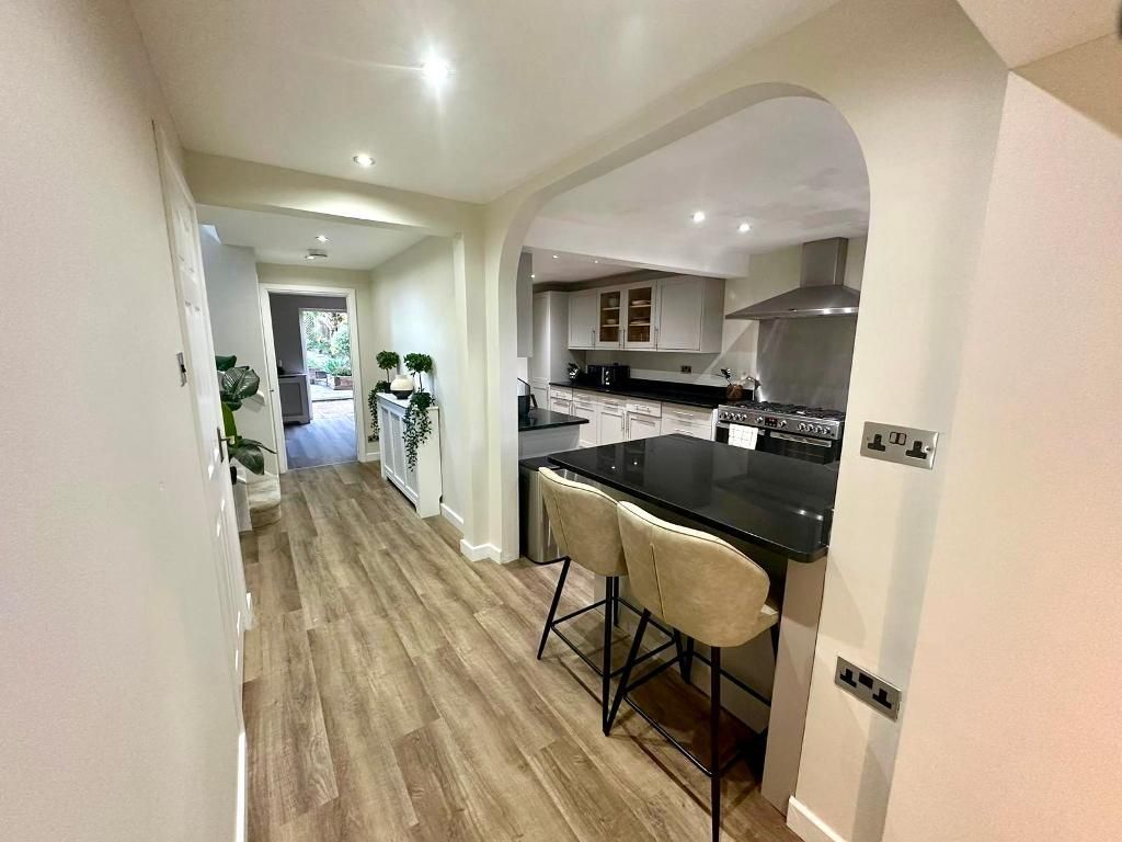 Property photo 3 of 21 Photo 3