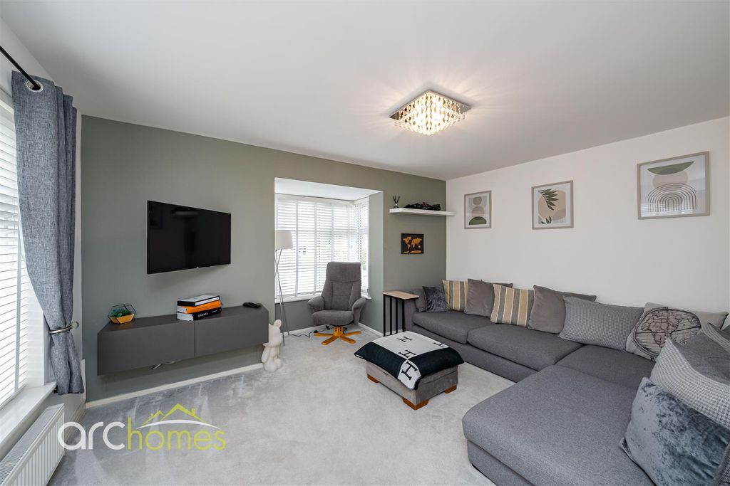 Property photo 2 of 33 Spinningfield-2.Jpg