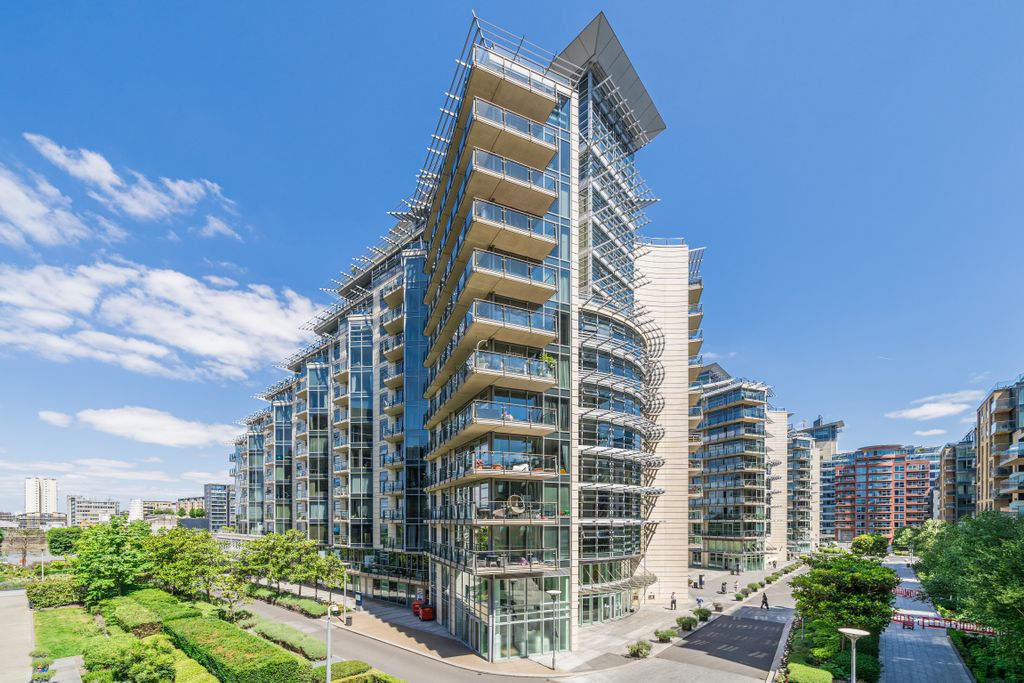 Property photo 2 of 11