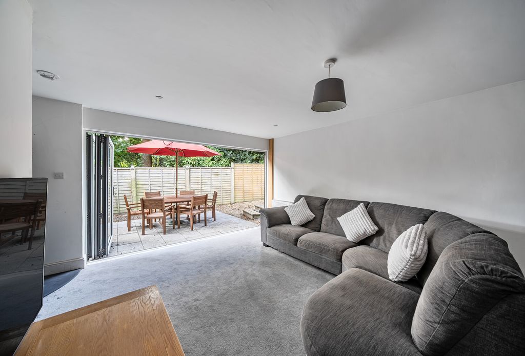 Property photo 2 of 11 1343701-8-68B1d7A...