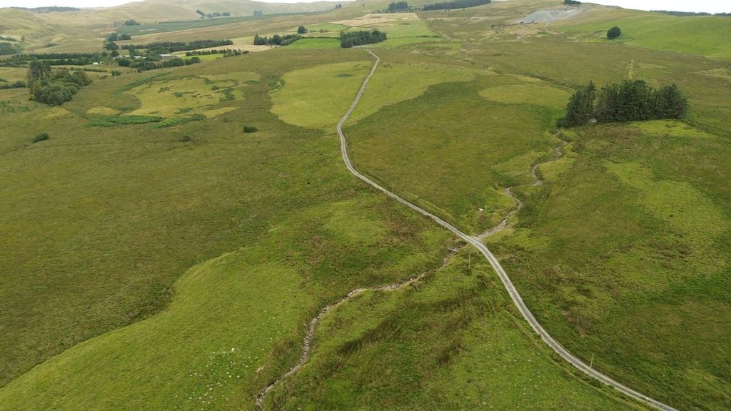 Property photo 3 of 6