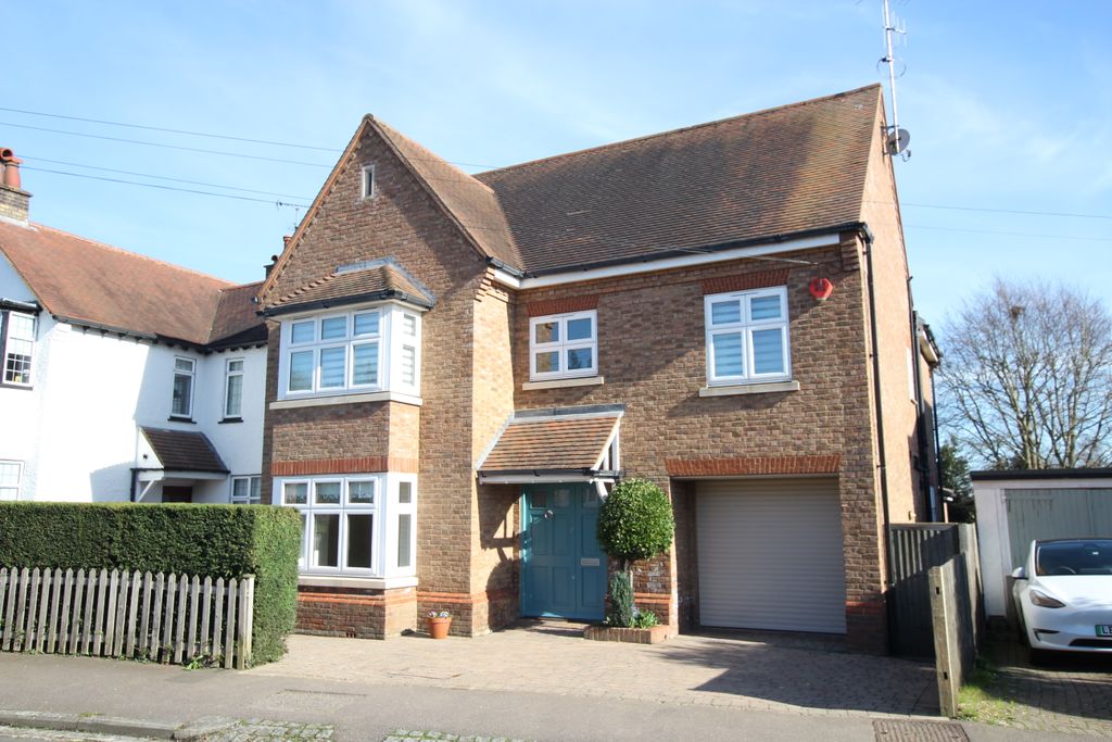 Property photo 1 of 12