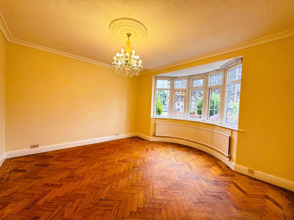 Property photo 3 of 13 5