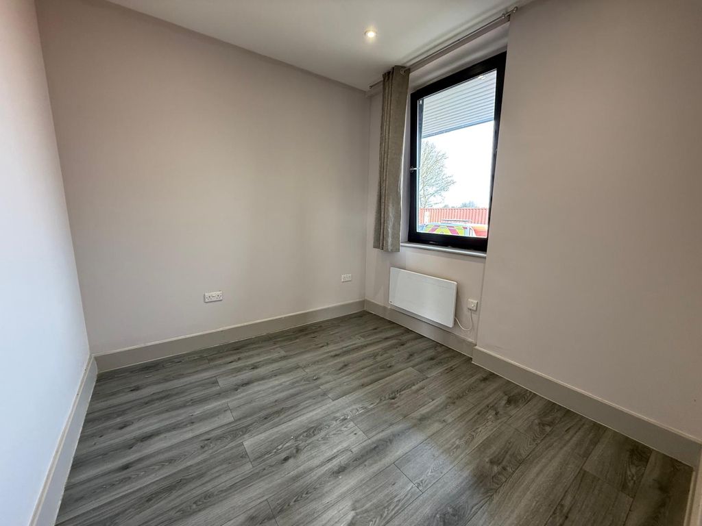 Property photo 3 of 6 Bedroom