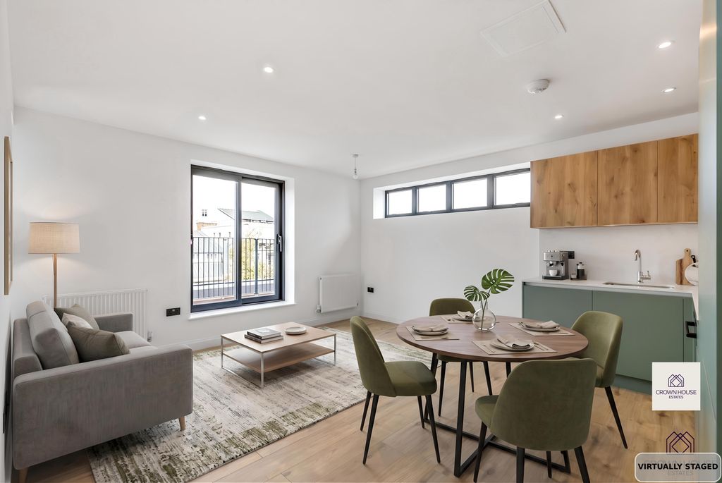 Property photo 3 of 11