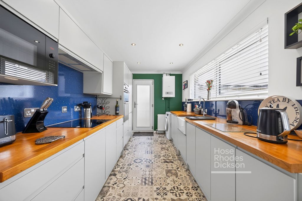 Property photo 1 of 16 Pbox-Img.Jpg