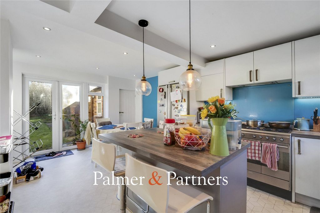 Property photo 2 of 20 Picture No. 14