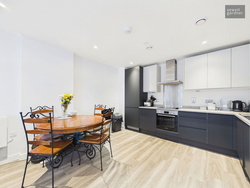 Property photo 3 of 13