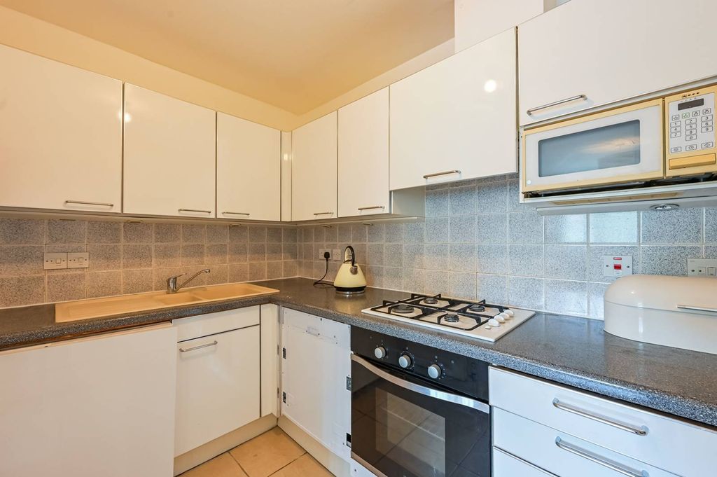 Property photo 3 of 22