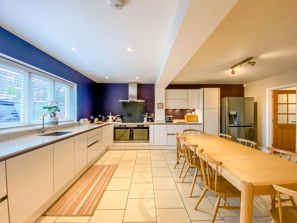 Property photo 2 of 14 Img_5884.Jpg