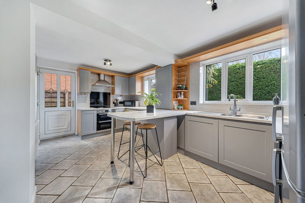 Property photo 3 of 24