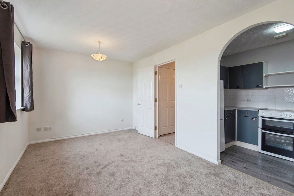 Property photo 3 of 11 Pbox-Img.Jpg