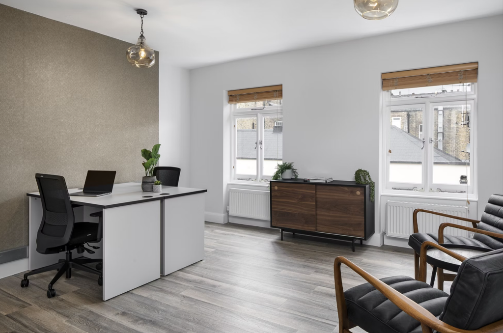 Property photo 1 of 4 Office Space