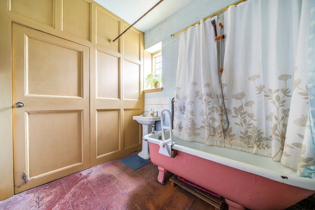 Additional image 25 of 12 bed detached house for saleFrith Hill Road, Godalming GU7
