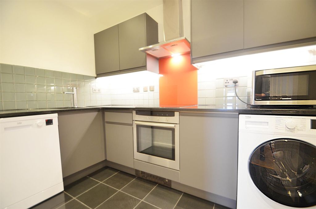 Property photo 3 of 10 Kings Lodge Kitchen.Jpg
