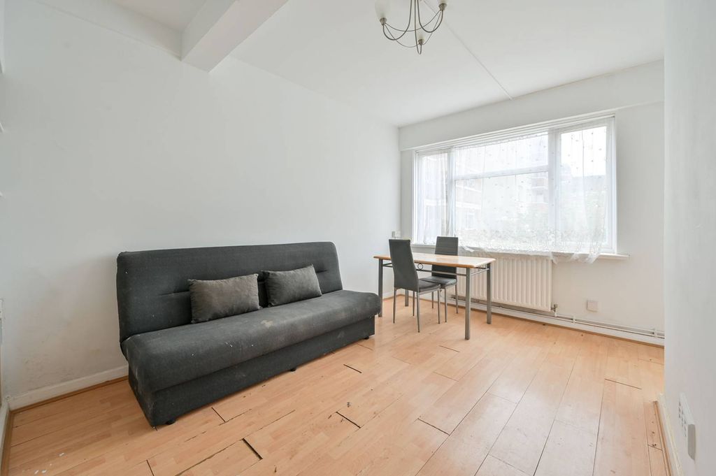 Property photo 1 of 5