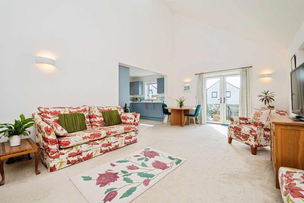 Property photo 2 of 26