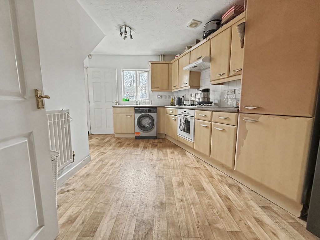 Property photo 3 of 8